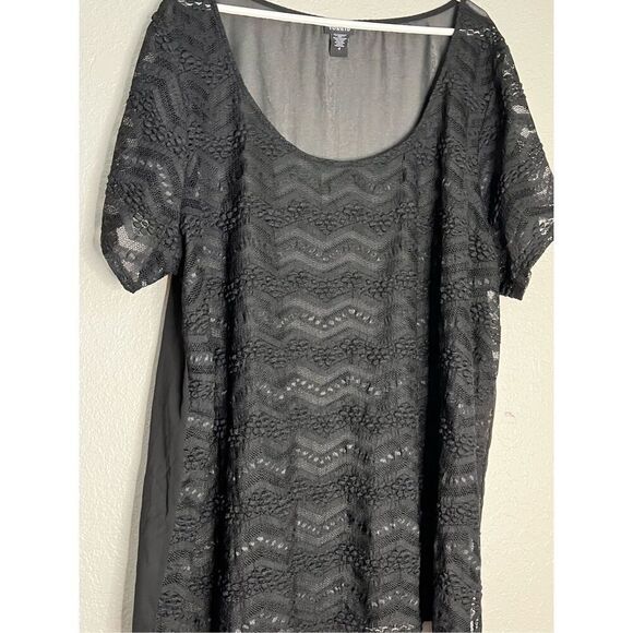 Torrid black striped sheer tunic shirt 4 4x goth Adam's - Picture 2 of 3